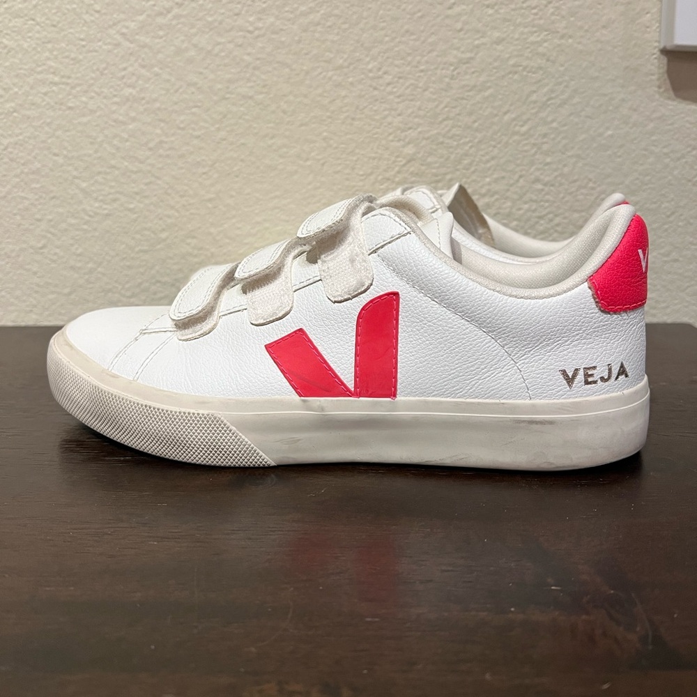 Veja RECIFE SNEAKER - white and rose fluo